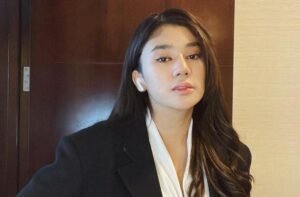 From TikTok to Office Chic: Clara Shintaâ€™s Blazer Style Is the Workwear Inspiration You Need